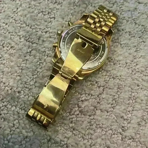 Michael Kors Gold-Tone Bradshaw Watch - Picture 7 of 9